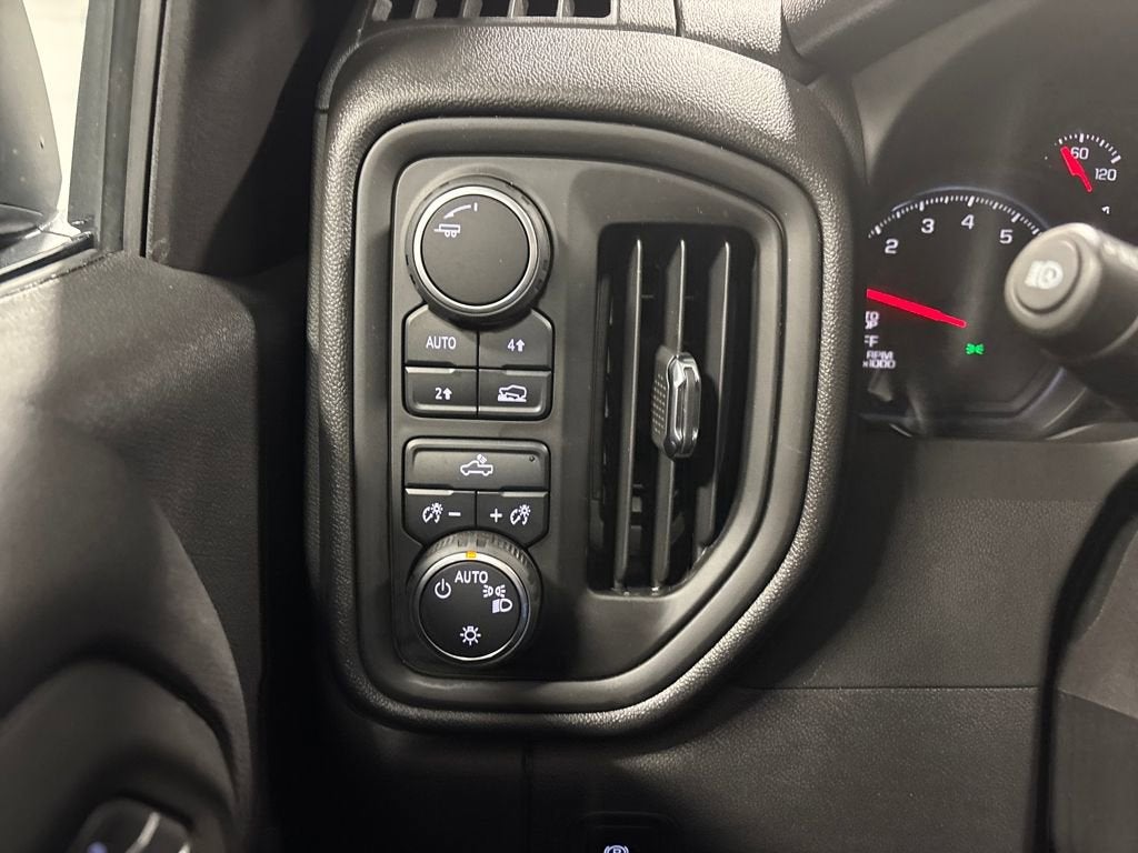 2025 Chevrolet Silverado 1500 Custom