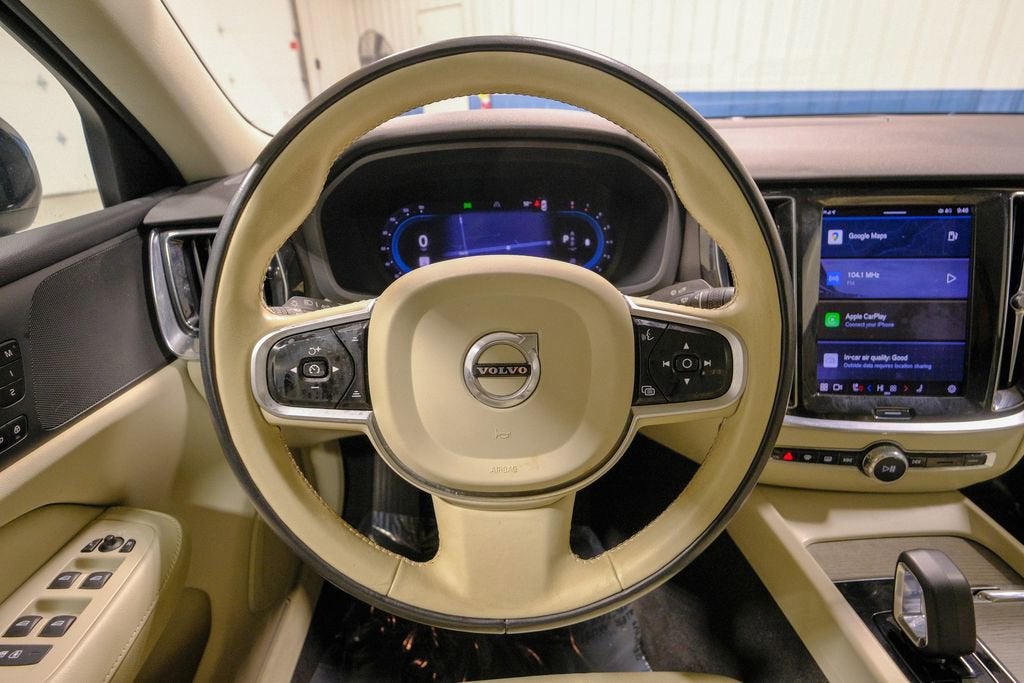 2024 Volvo S60 Plus Dark Theme