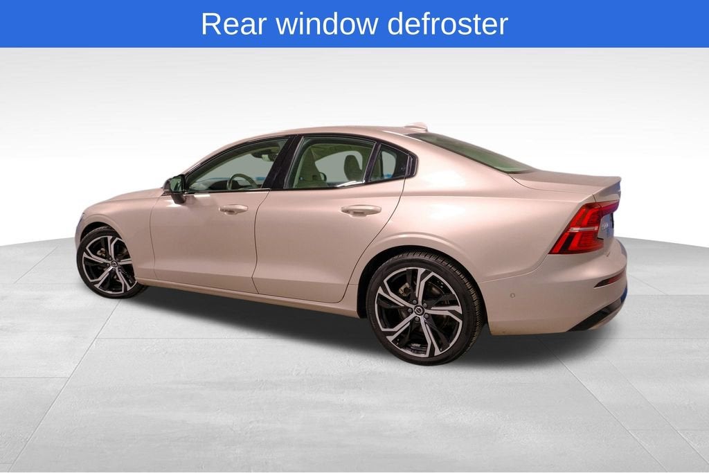 2024 Volvo S60 Plus Dark Theme