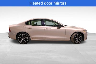 2024 Volvo S60 Plus Dark Theme