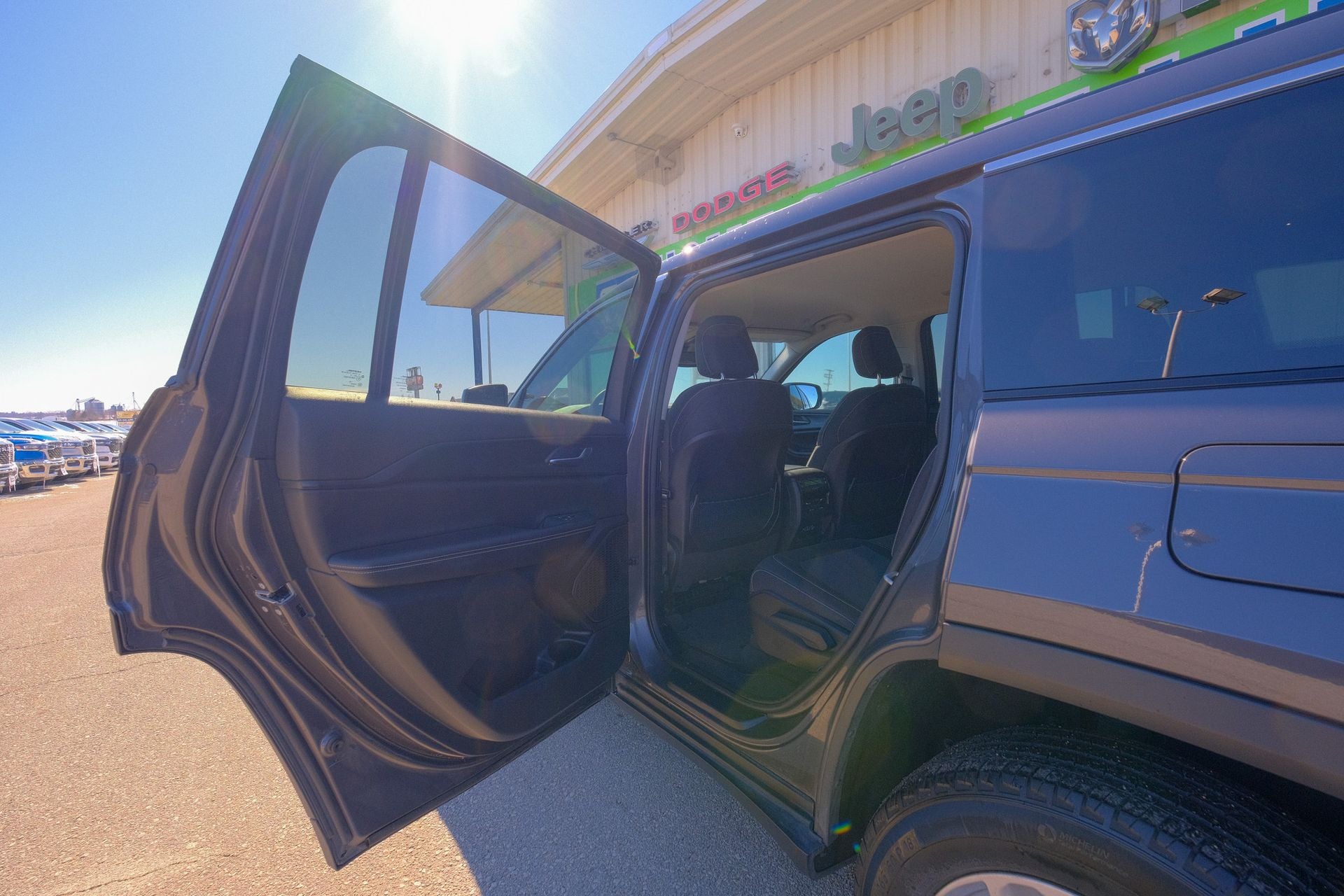 2024 Jeep Grand Cherokee L Laredo 4x4