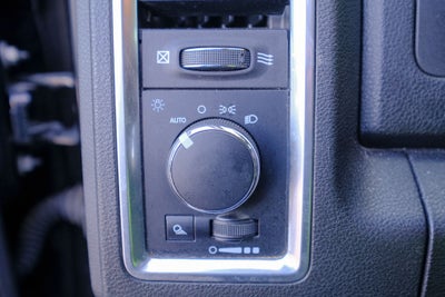 2023 RAM 1500 Classic SLT Crew Cab 4x4 5'7' Box