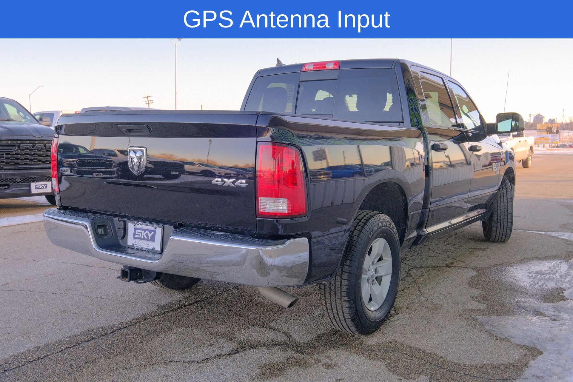 2023 RAM 1500 Classic SLT Crew Cab 4x4 5'7' Box