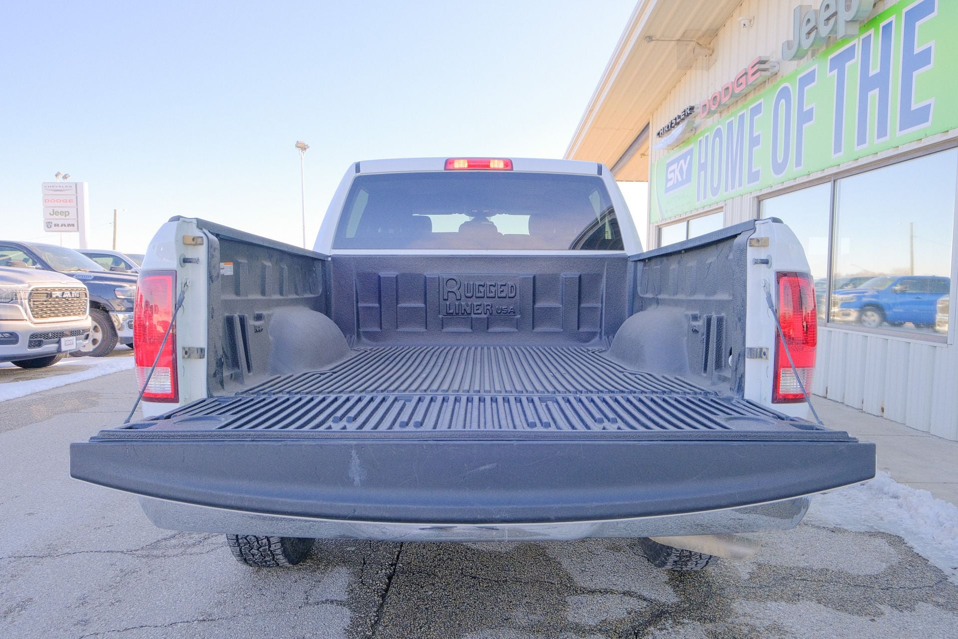 2023 RAM 1500 Classic SLT Crew Cab 4x4 5'7' Box