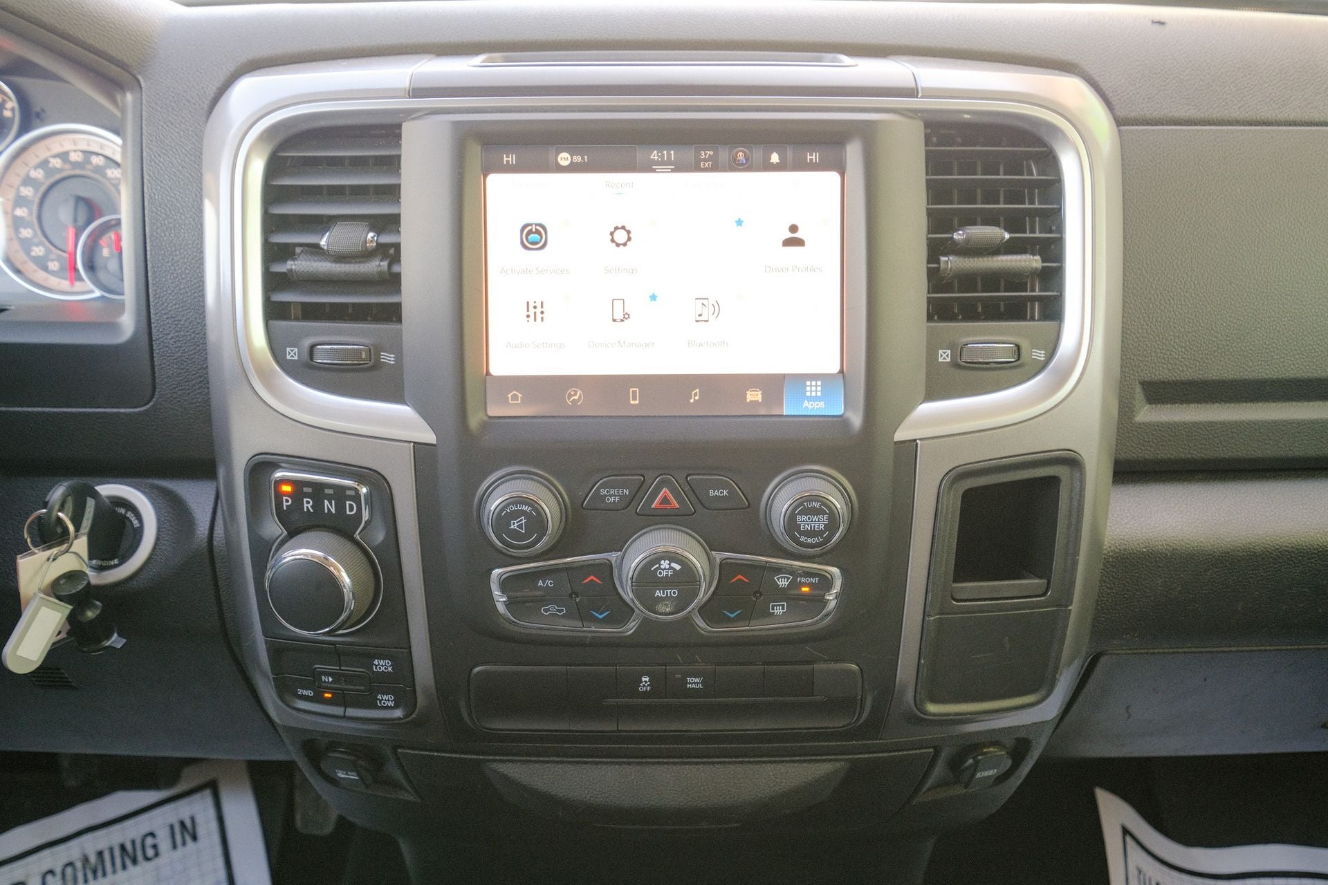 2023 RAM 1500 Classic SLT Crew Cab 4x4 5'7' Box