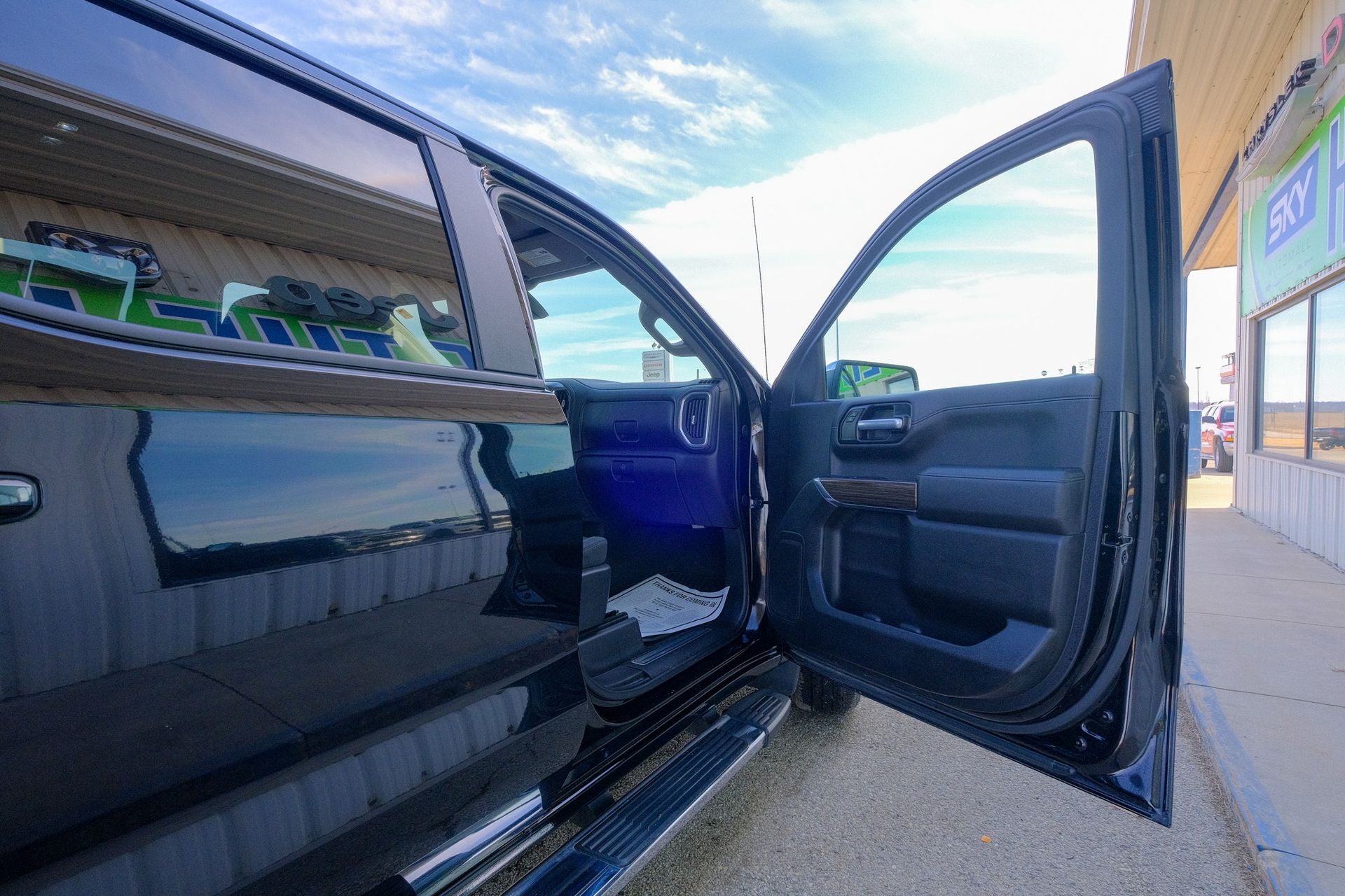 2021 Chevrolet Silverado 1500 2WD Crew Cab Short Bed LT