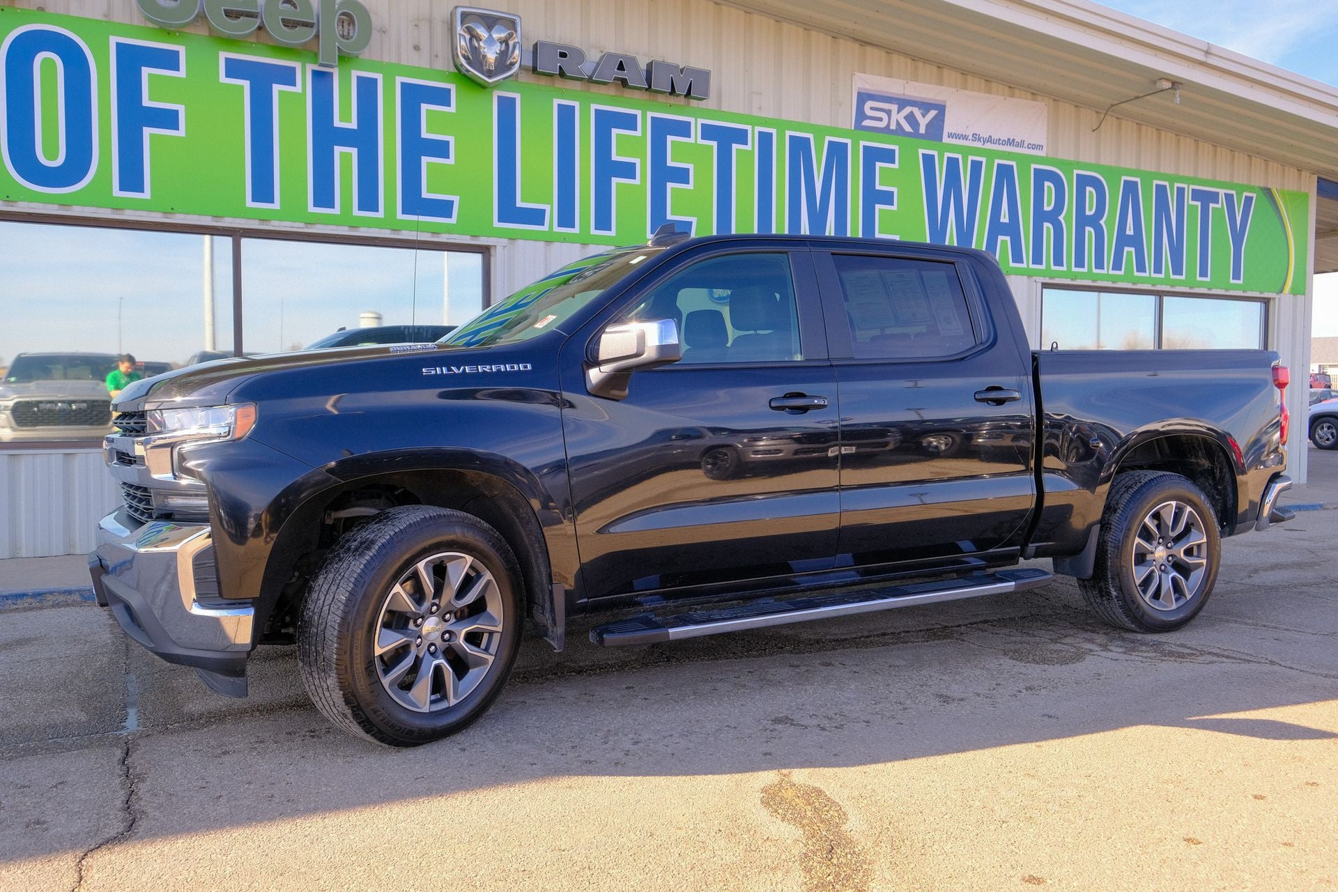 2021 Chevrolet Silverado 1500 2WD Crew Cab Short Bed LT