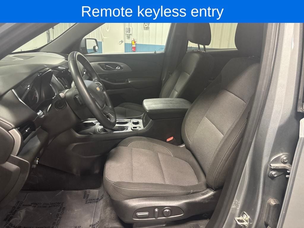 2023 Chevrolet Traverse FWD LT Cloth