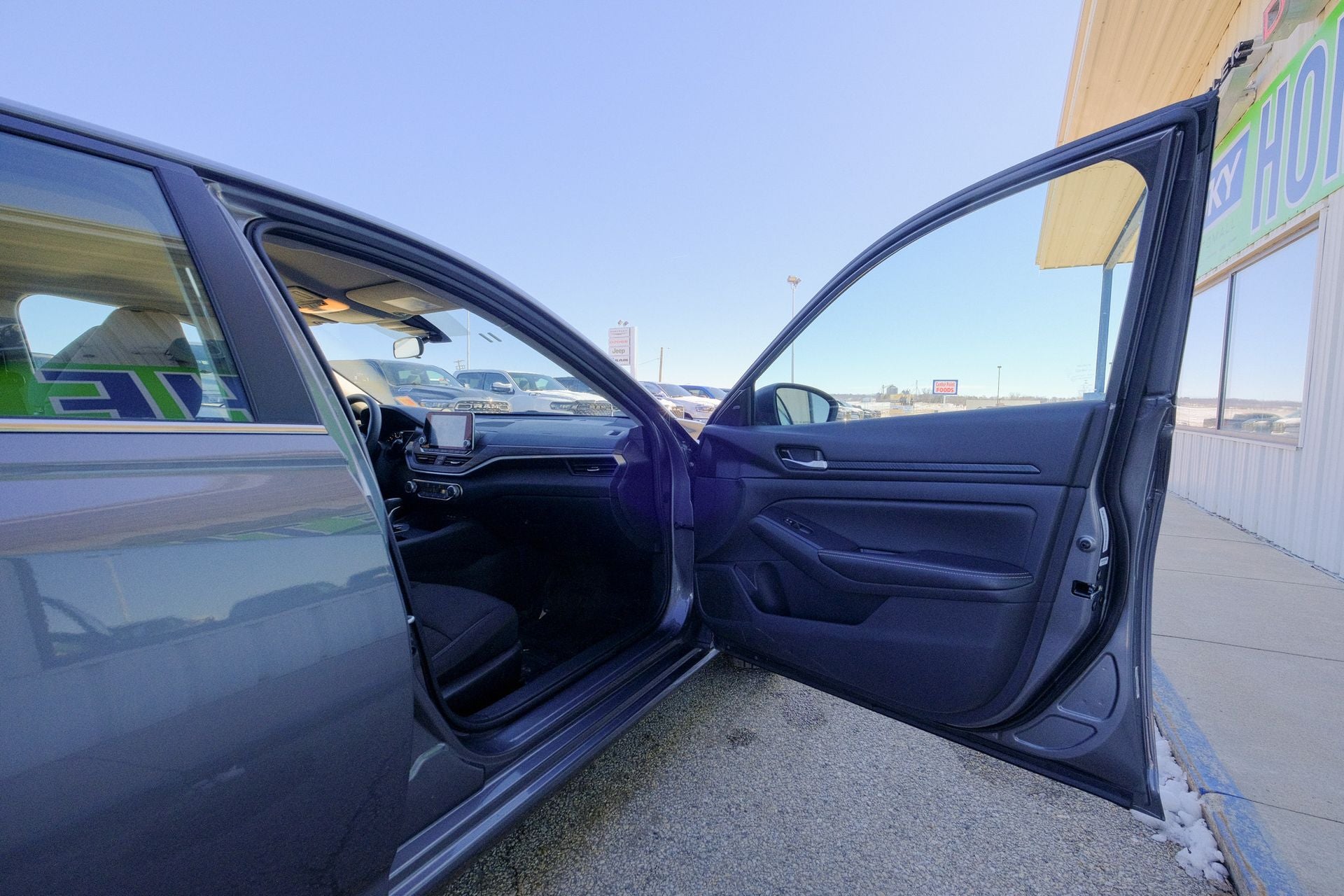 2025 Nissan Altima SV FWD