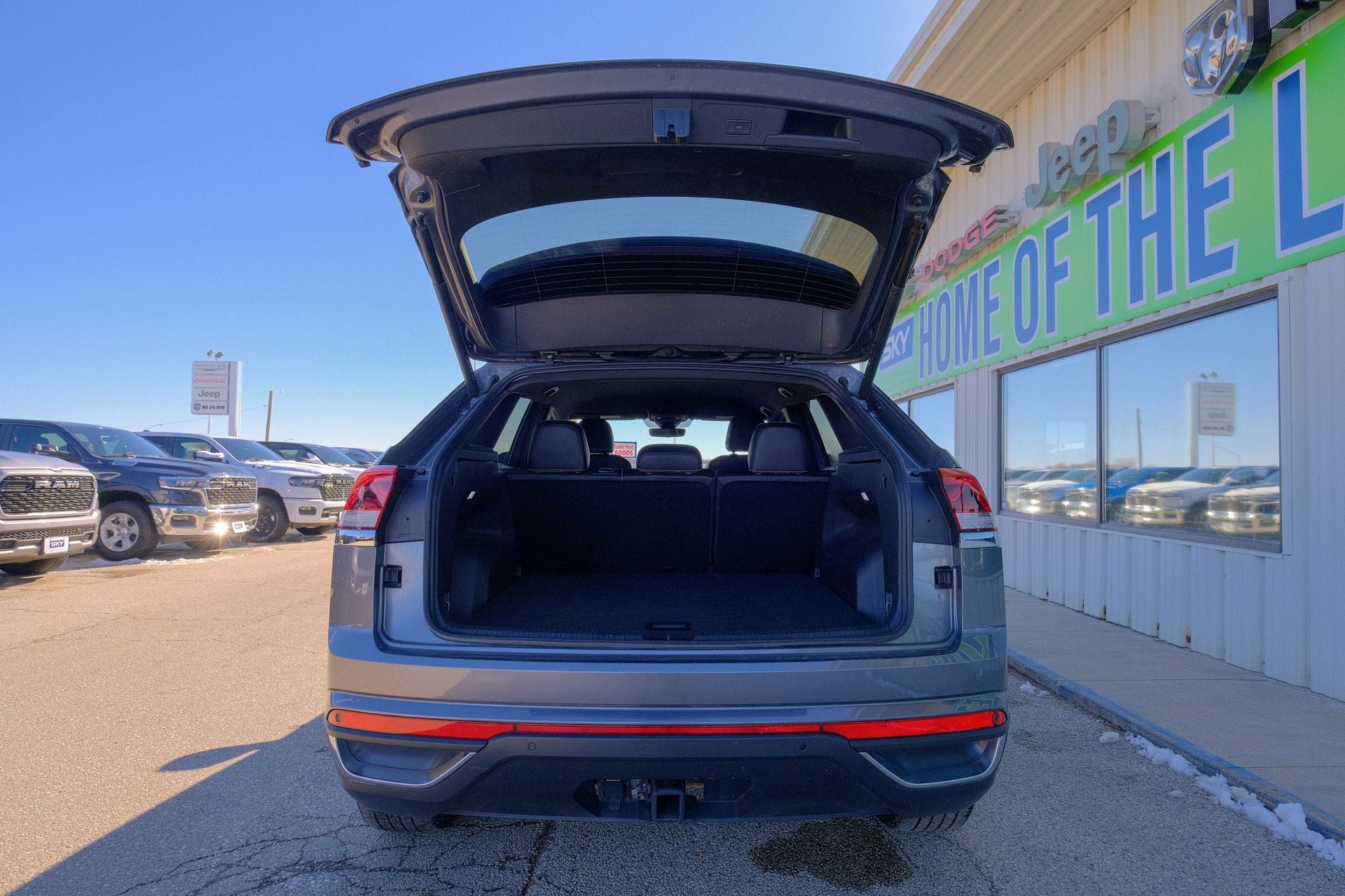 2025 Volkswagen Atlas Cross Sport 2.0T SE w/Technology