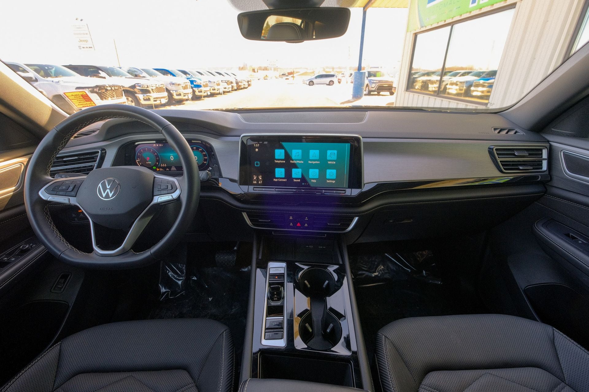 2025 Volkswagen Atlas Cross Sport 2.0T SE w/Technology