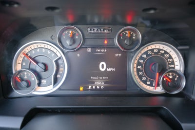 2023 RAM 1500 Classic SLT Crew Cab 4x4 5'7' Box