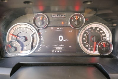 2023 RAM 1500 Classic SLT Crew Cab 4x4 5'7' Box