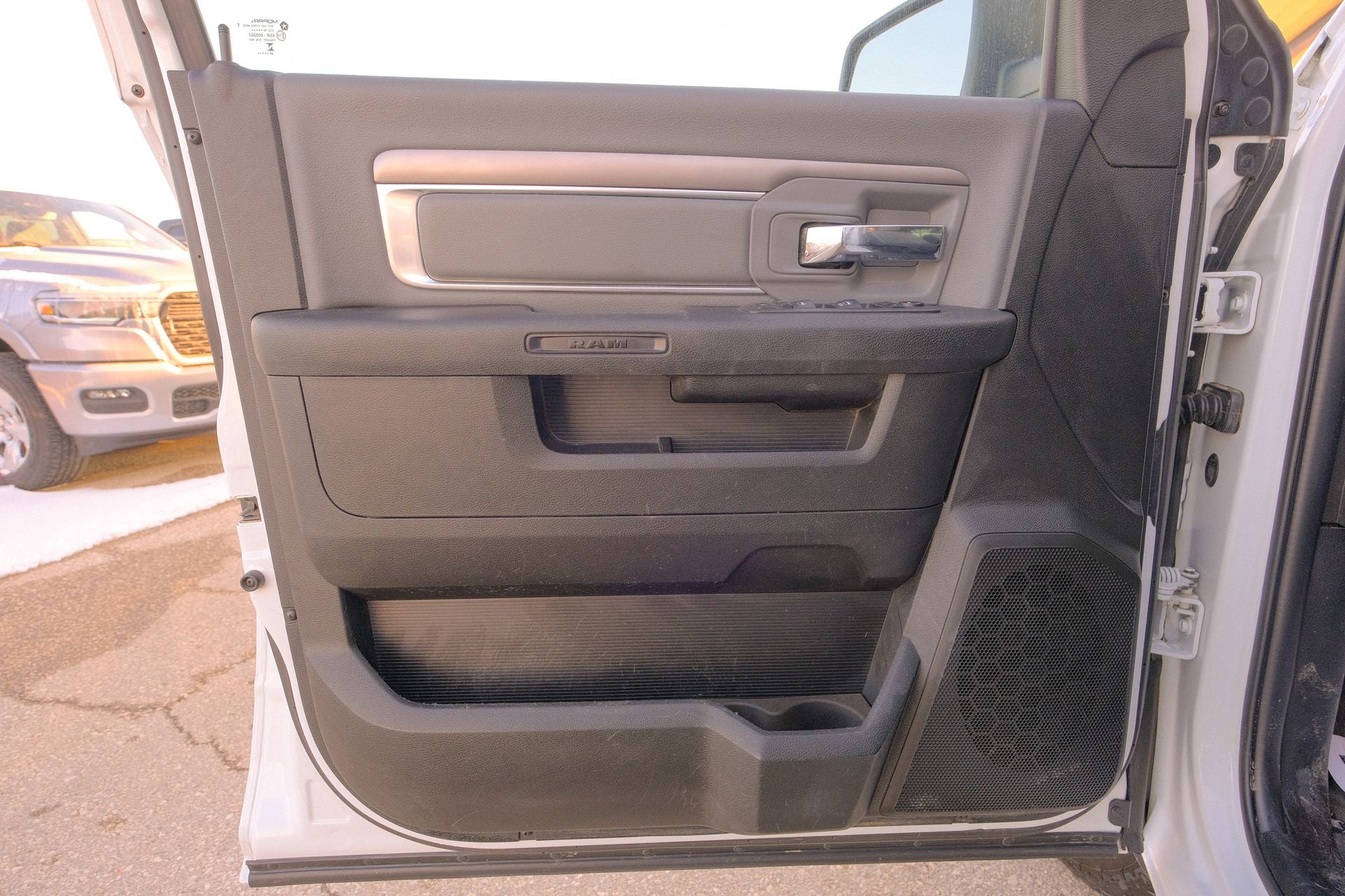 2023 RAM 1500 Classic SLT Crew Cab 4x4 5'7' Box