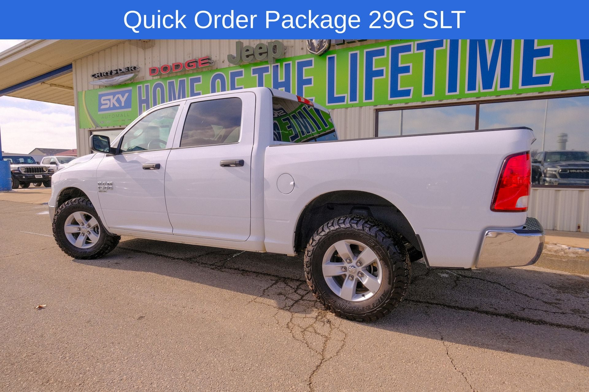2023 RAM 1500 Classic SLT Crew Cab 4x4 5'7' Box