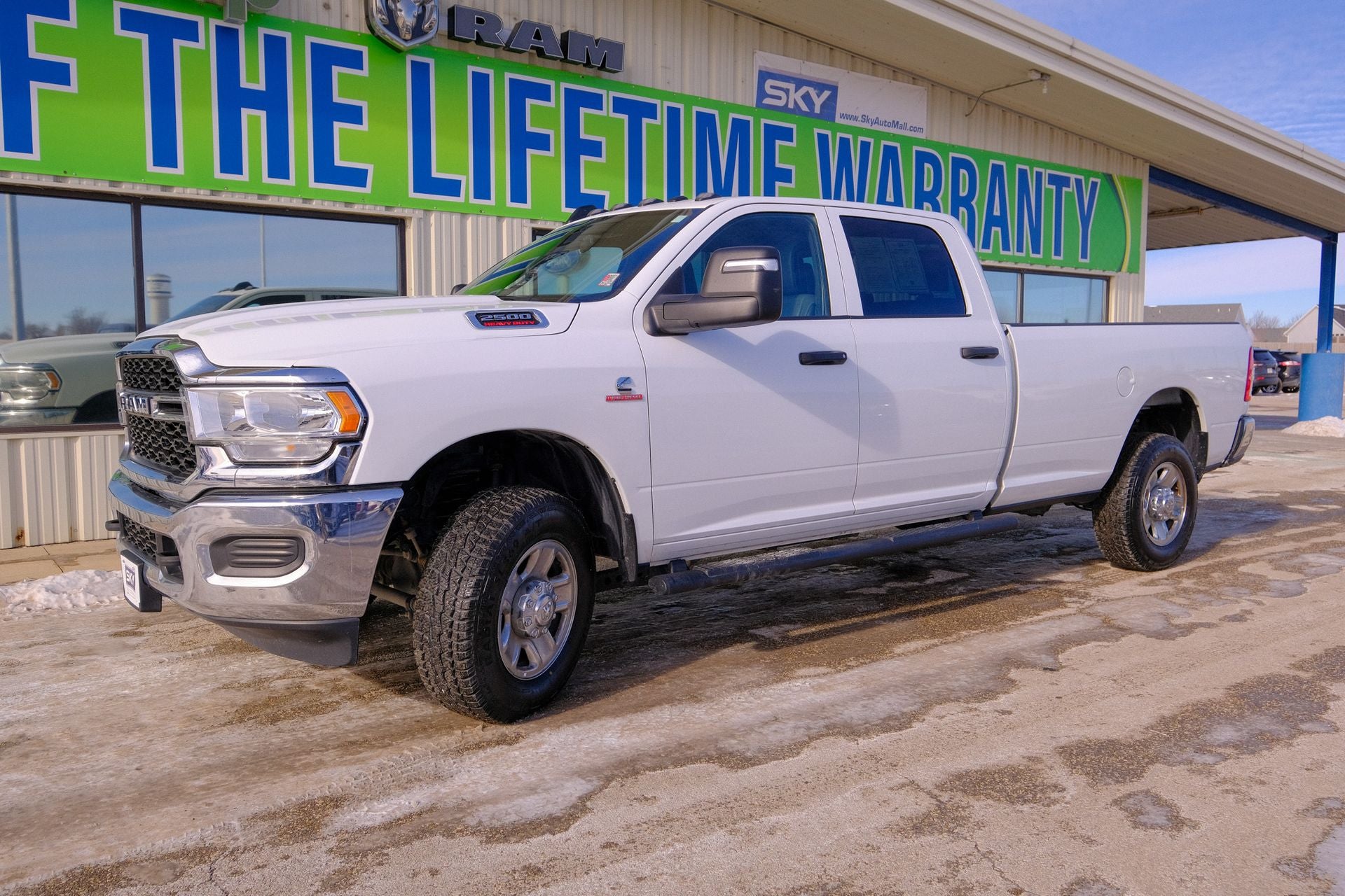 2024 RAM 2500 Tradesman Crew Cab 4x4 8' Box