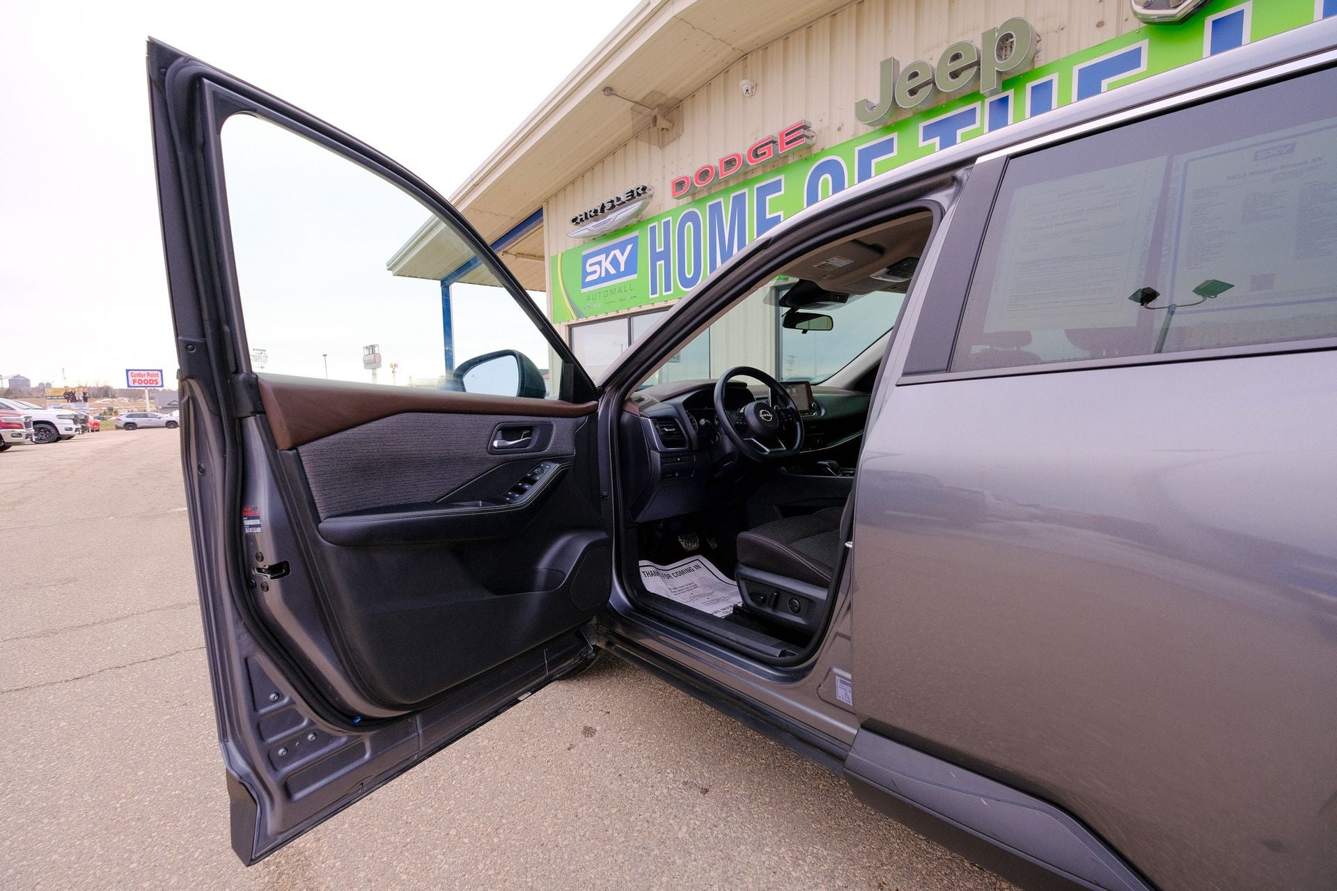 2023 Nissan Rogue SV FWD